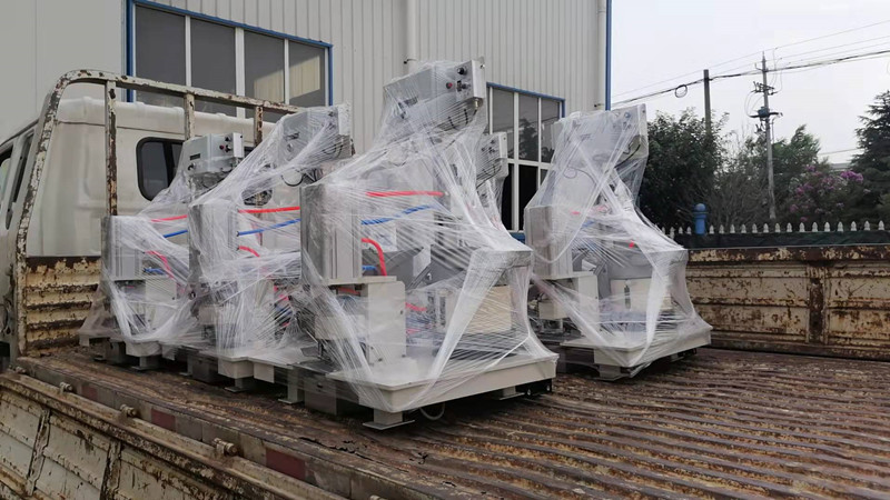 篷布打扣機發(fā)貨(圖1) 篷布打扣機發(fā)貨(圖1)